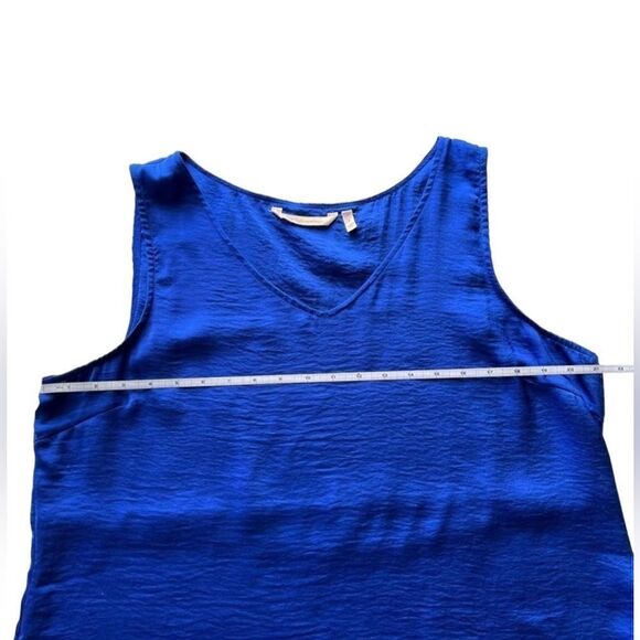 Soft Surroundings- Cally Crinkle Tank Royal Blue Asymmetrical Hem, Size Large - Picture 9 of 11
